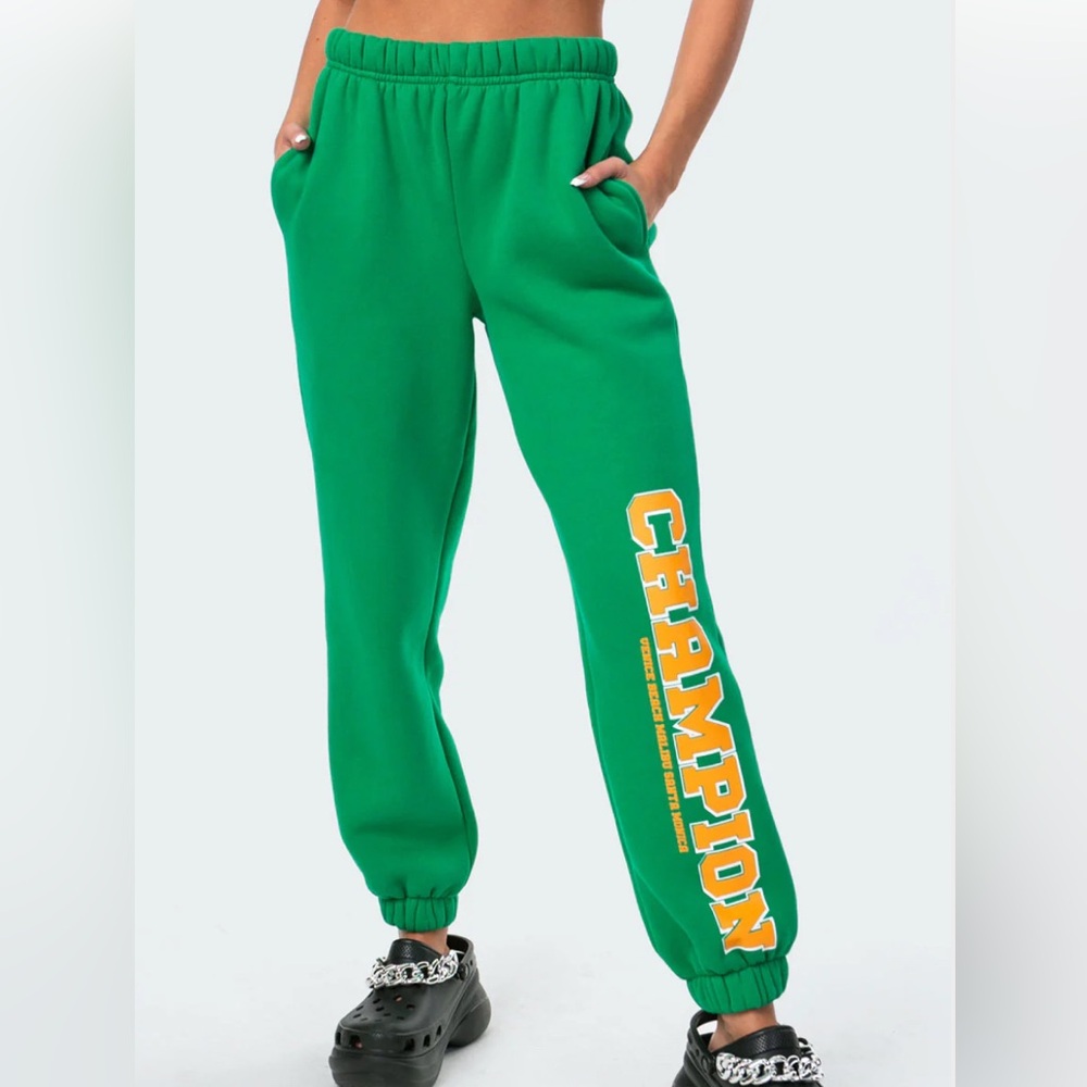 Edikted Champion sweatpants in green